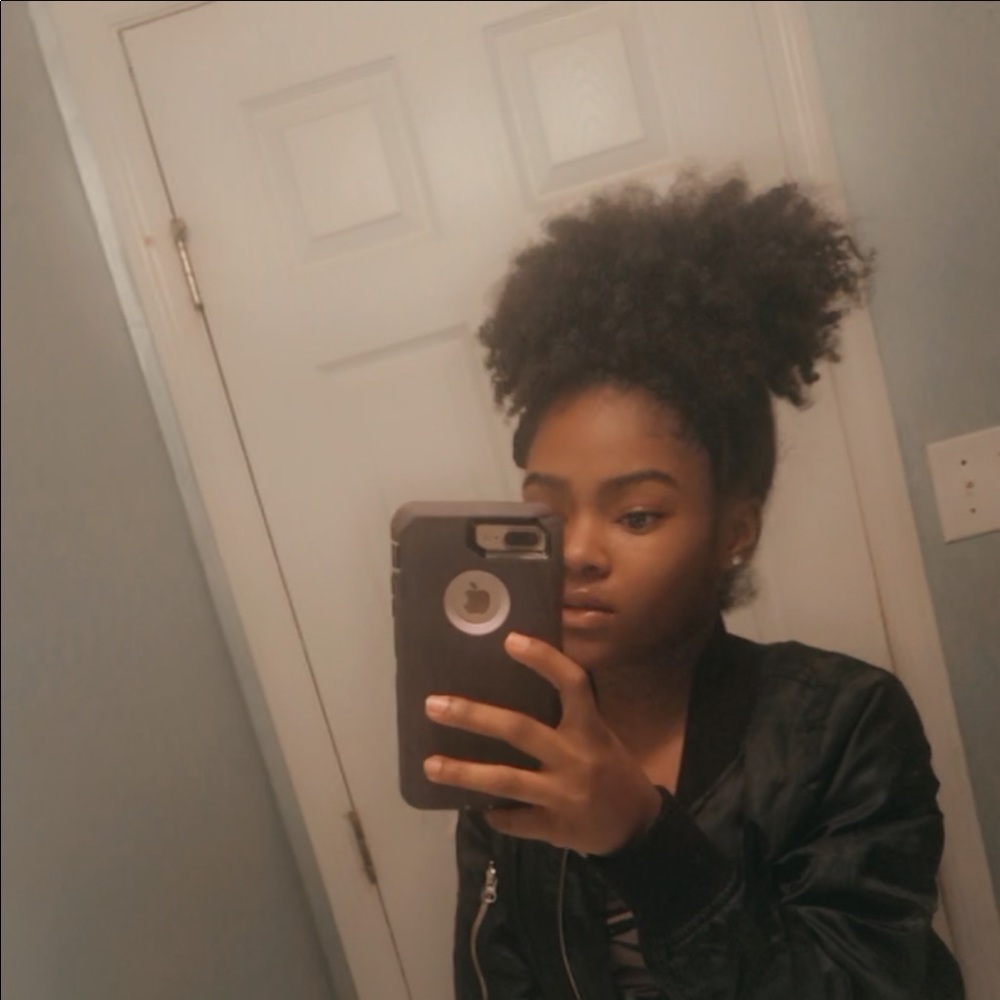 Meet your Posher, Lynnasia